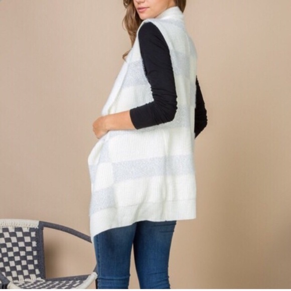 ARIANNA Gray White Sleeveless Cardigan Top - Picture 4 of 6